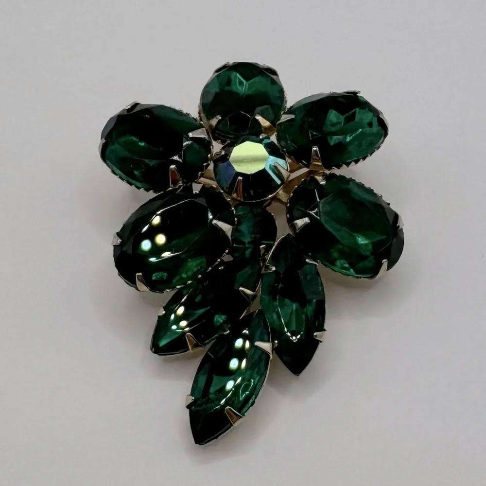 VINTAGE Green Crystal Floral Brooch